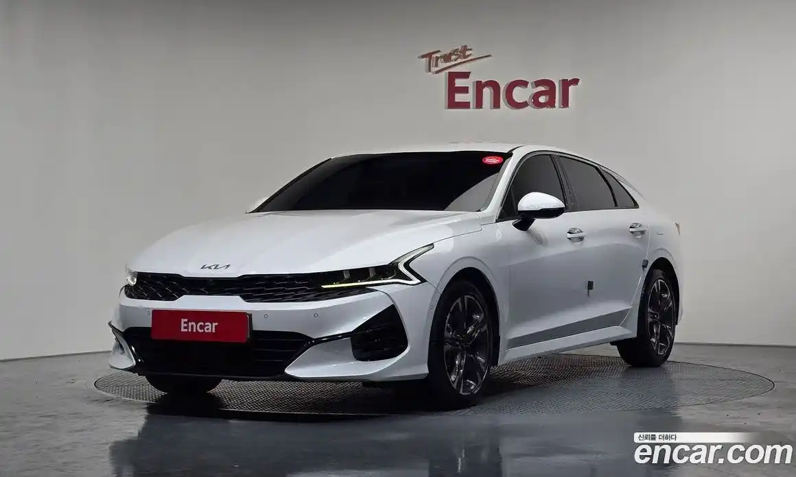 Kia K5 2023 2.0 Автомат в Москве № 888205, фото 1