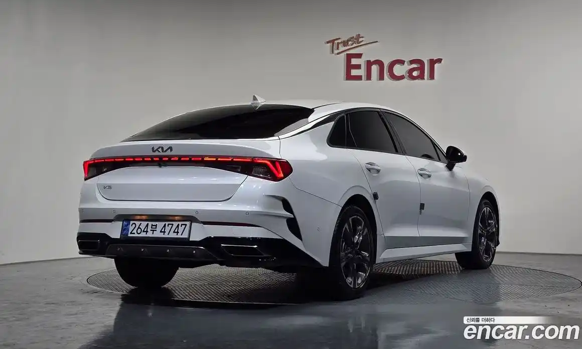 Kia K5 2023 2.0 Автомат в Москве № 888205, фото 2