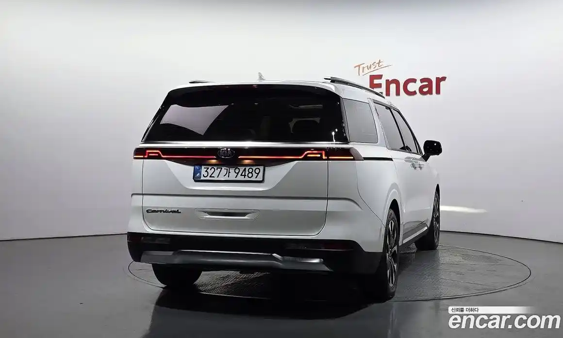 Kia Canival 2021 3.5 Автомат в Москве № 888376, фото 4