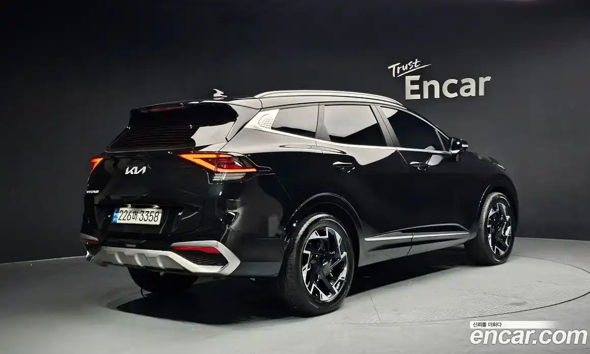 Kia Sportage 2023 1.6 Автомат в Москве № 888406, фото 2