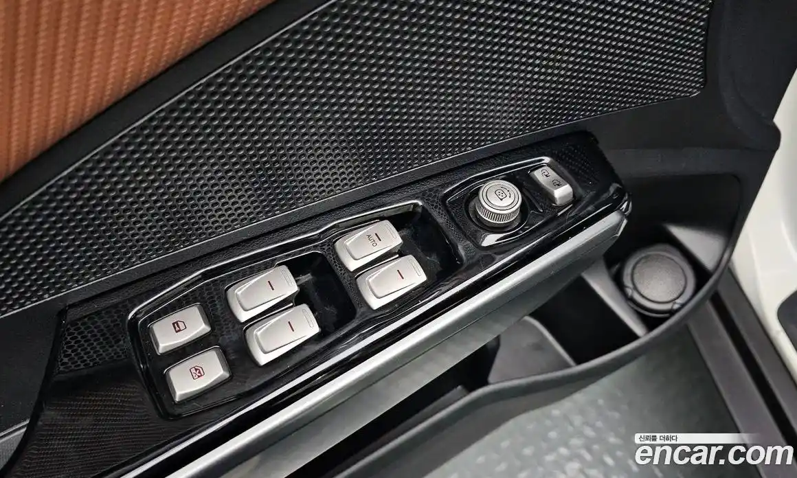 SsangYong TIBOLI 2017 1.6 Автомат в Москве № 889464, фото 13