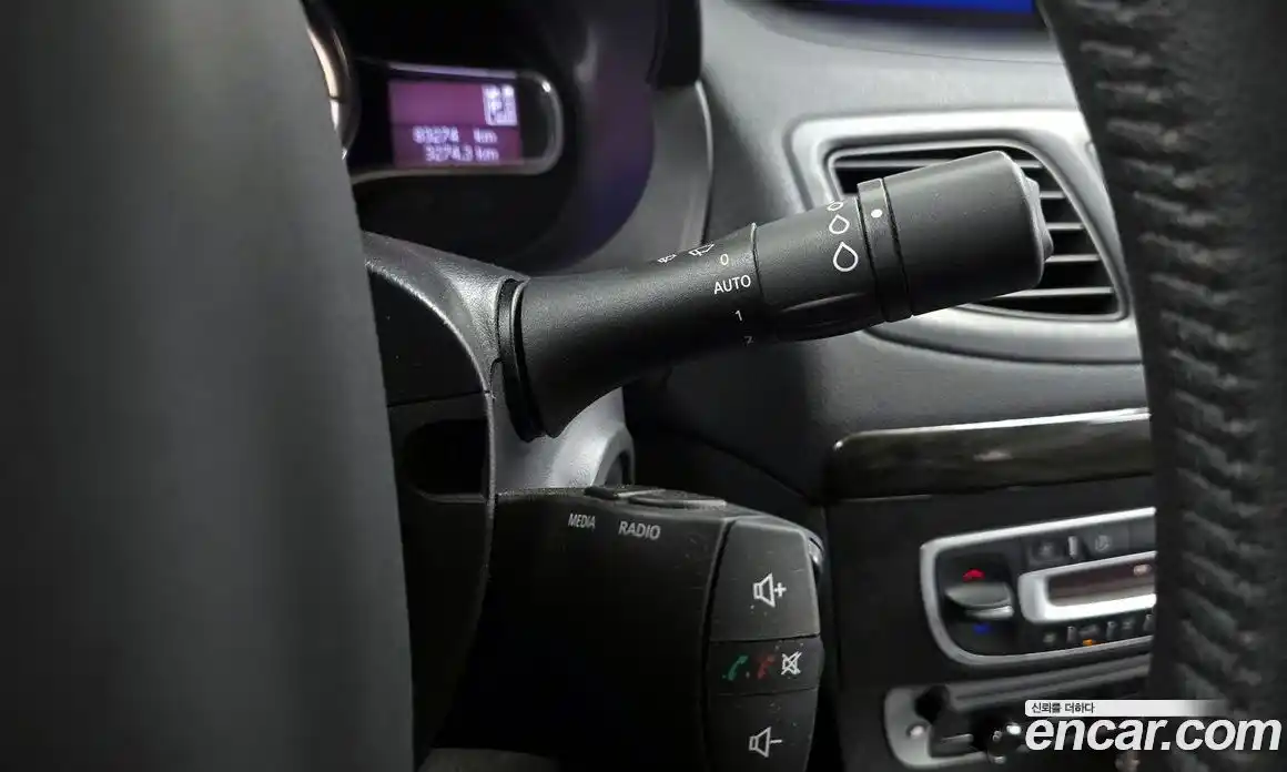 Renault SM3 2013 1.6 гидро в Москве № 891724, фото 17