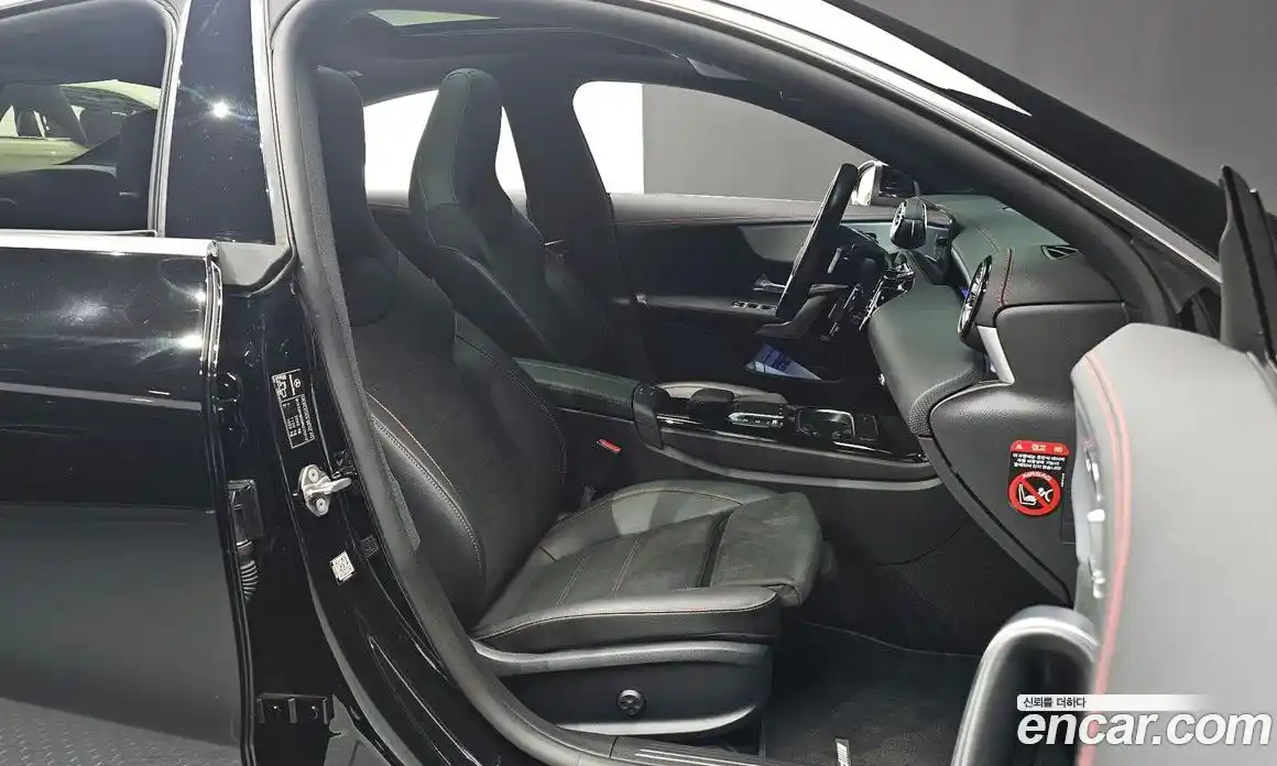 Mercedes-Benz CLA-Class 2021 2.0 Автомат в Москве № 892521, фото 10