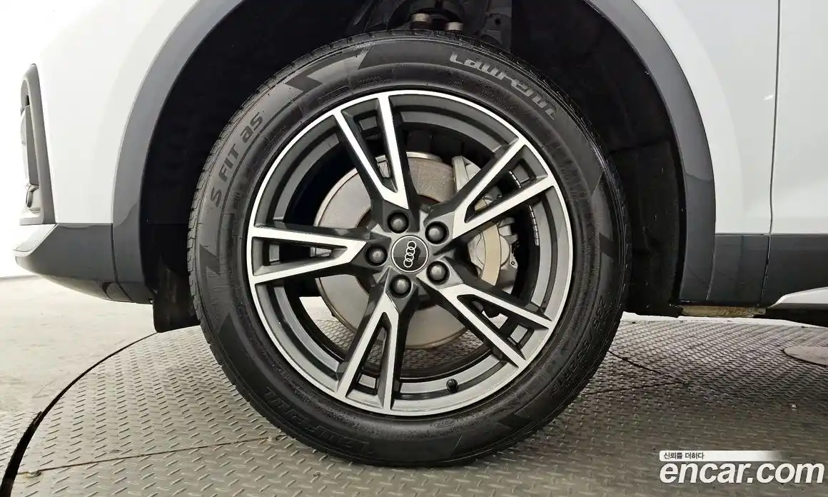 Audi Q5 2022 2.0 Автомат в Москве № 893779, фото 5