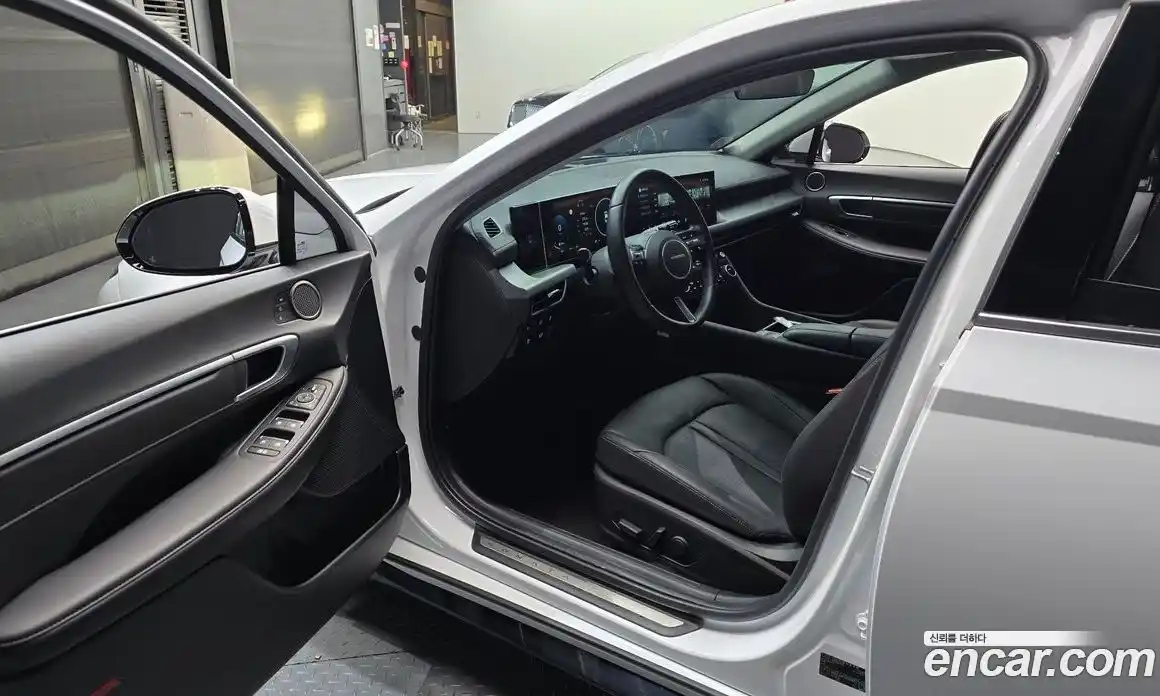 Hyundai Sonata 2023 2.0 Автомат в Москве № 111487, фото 10