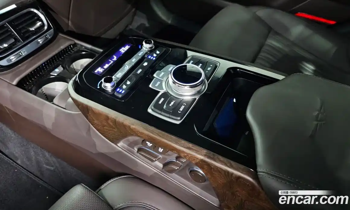 Genesis G90 2019 5.0 гидро в Москве № 56424, фото 17