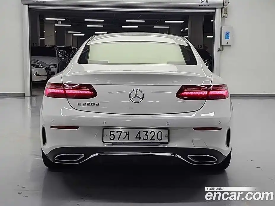 Mercedes-Benz E-Class 2018 1.9 Автомат в Москве № 822667, фото 4