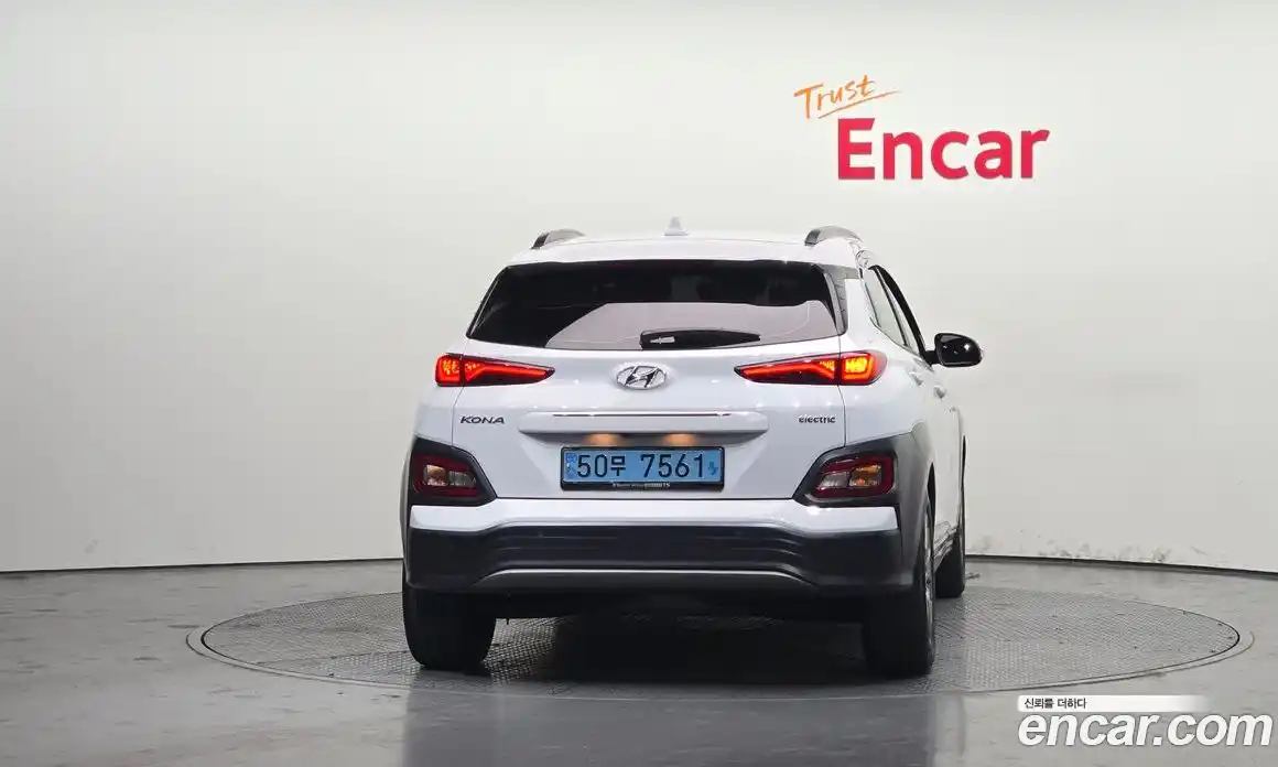 Hyundai Kona 2019 0.2 Автомат в Москве № 854456, фото 4