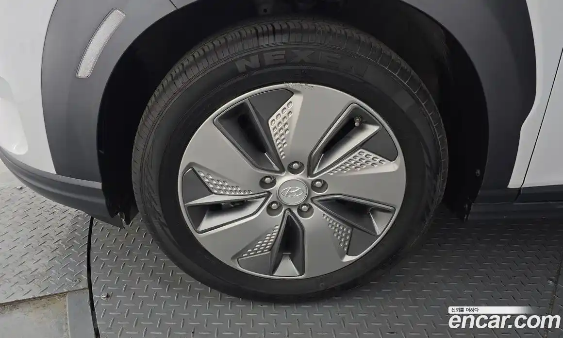 Hyundai Kona 2019 0.2 Автомат в Москве № 854456, фото 5