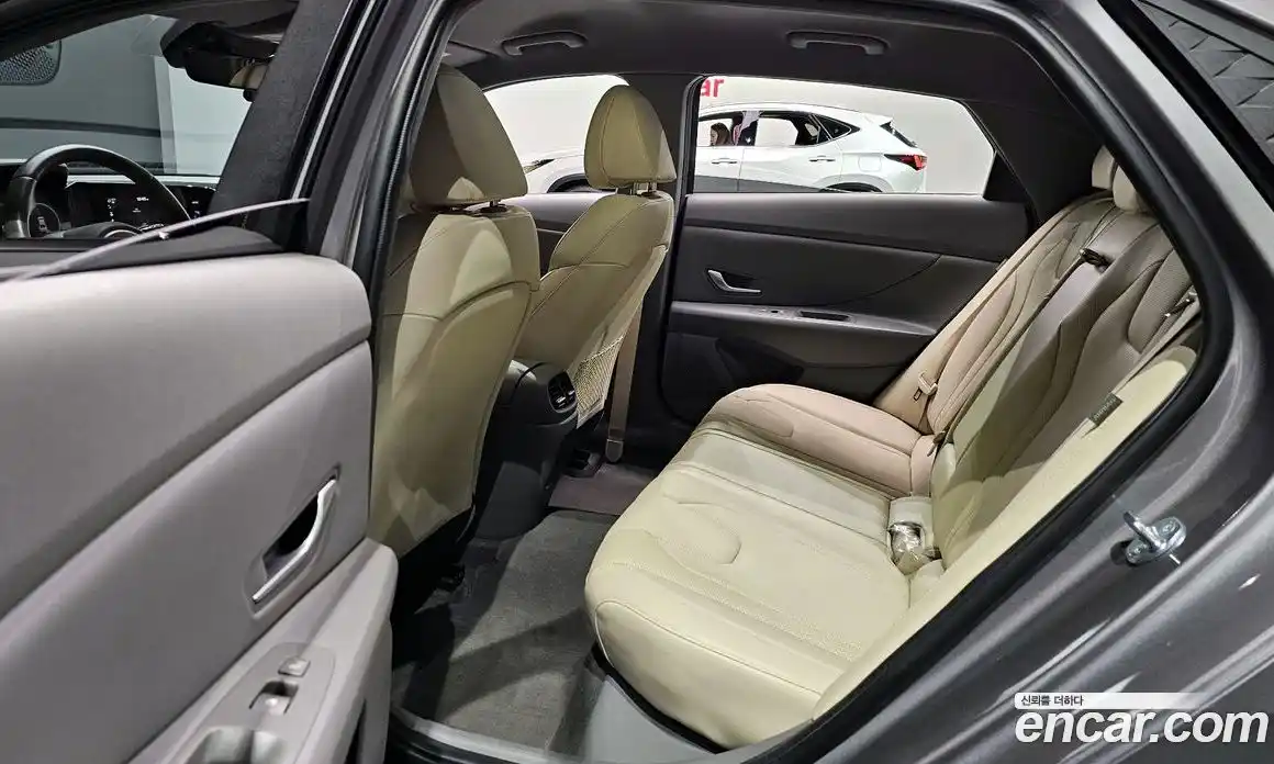 Hyundai Avante 2023 1.6 Автомат в Москве № 854532, фото 12