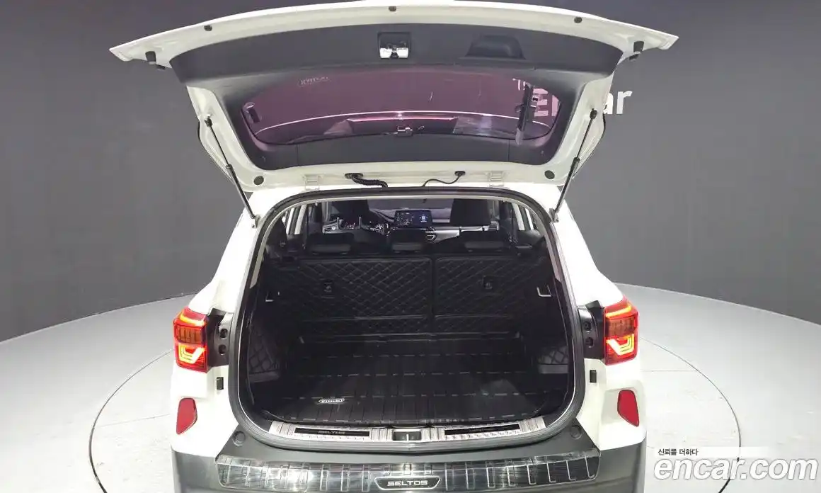 Kia Seltos 2021 1.6 Автомат в Москве № 855317, фото 20