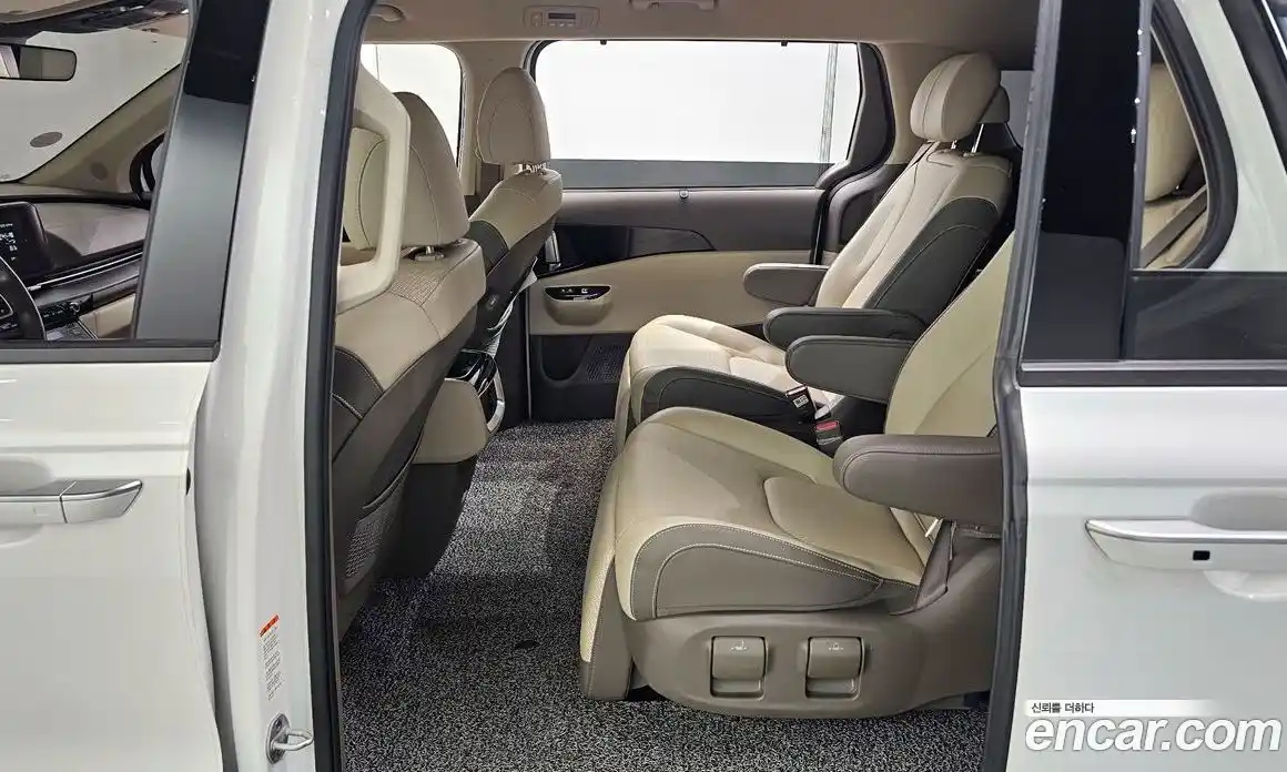 Kia Canival 2021 2.2 Автомат в Москве № 855823, фото 12