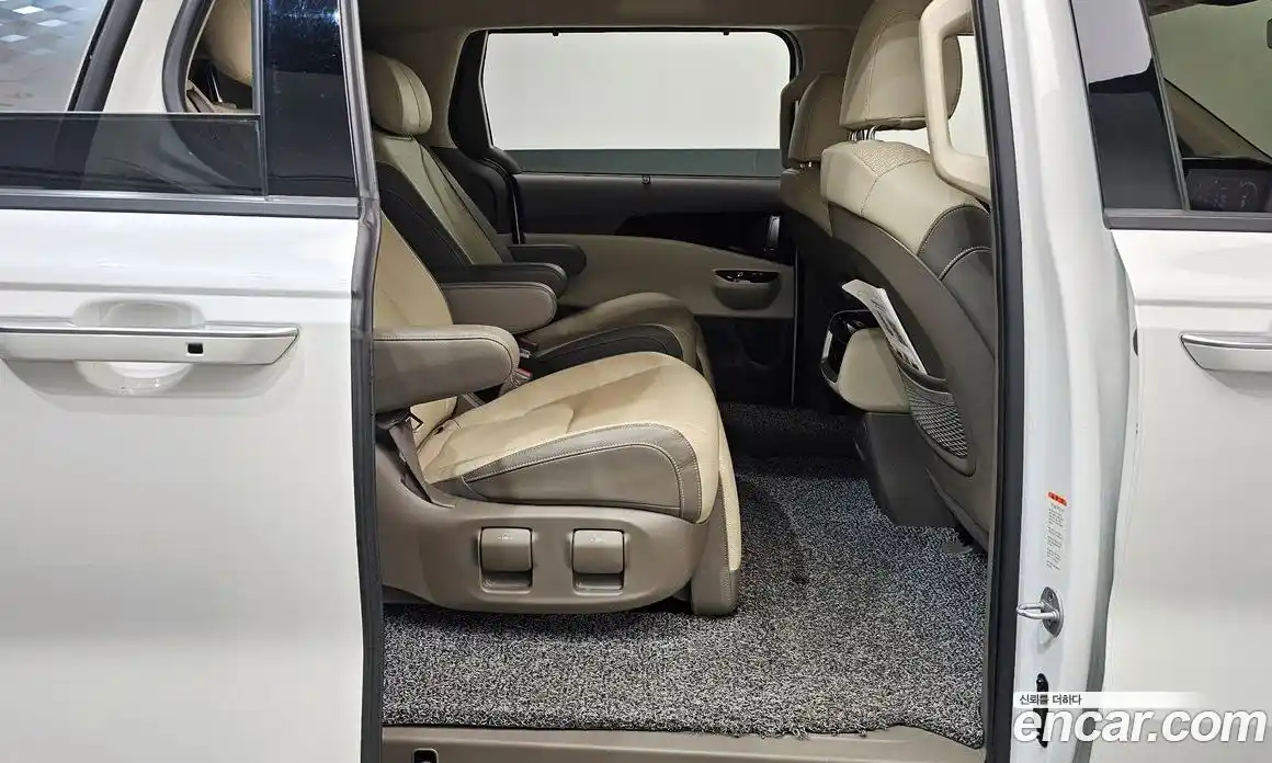 Kia Canival 2021 2.2 Автомат в Москве № 855823, фото 13