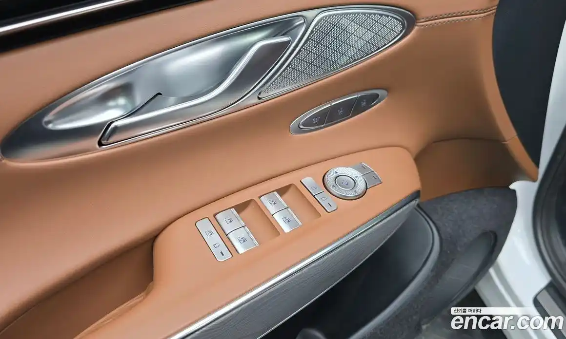 Genesis GV70 2021 2.5 Автомат в Москве № 855974, фото 17