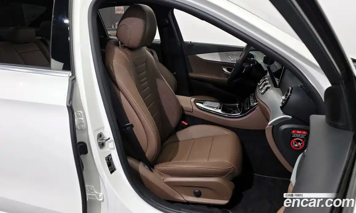 Mercedes-Benz E-Class 2021 2.0 Автомат в Москве № 859007, фото 12