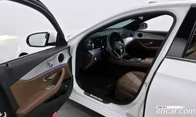 Mercedes-Benz E-Class 2021 2.0 Автомат в Москве № 859007, миниатюра 10