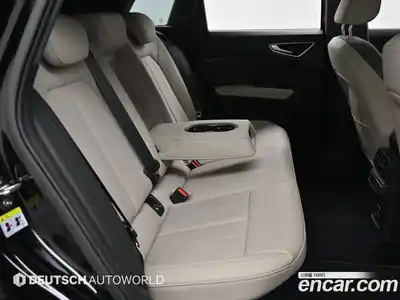 Audi Q4 e-tron 2023 0.2 Автомат в Москве № 859646, миниатюра 12