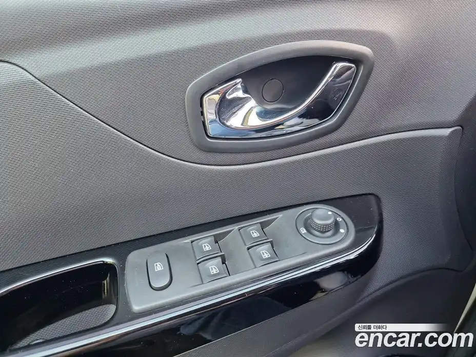 Renault QM3 2015 1.5 Автомат в Москве № 887413, фото 16