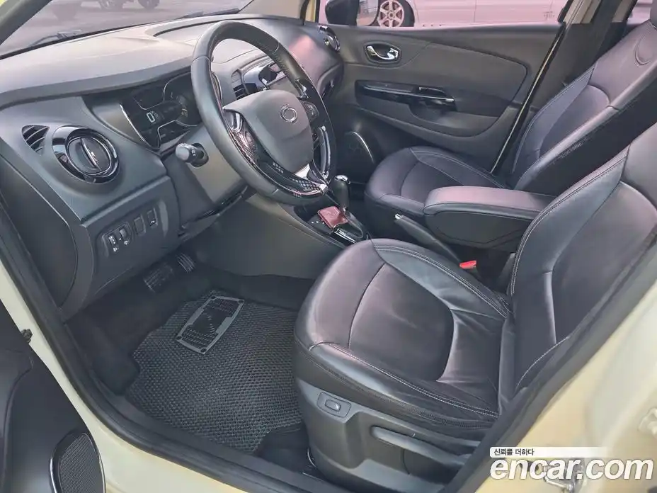 Renault QM3 2015 1.5 Автомат в Москве № 887413, фото 10