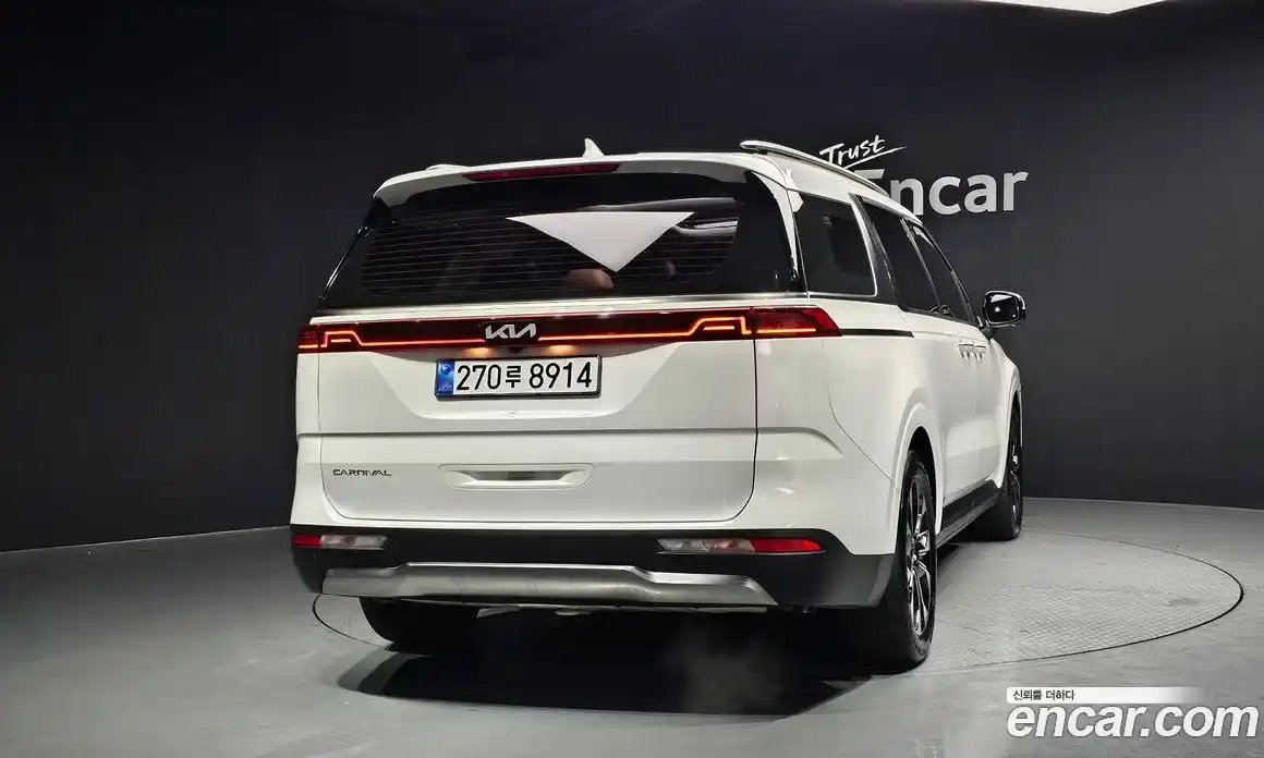 Kia Canival 2022 3.5 Автомат в Москве № 888324, фото 4