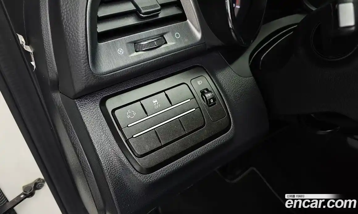 SsangYong TIBOLI 2018 1.6 Автомат в Москве № 889317, фото 18