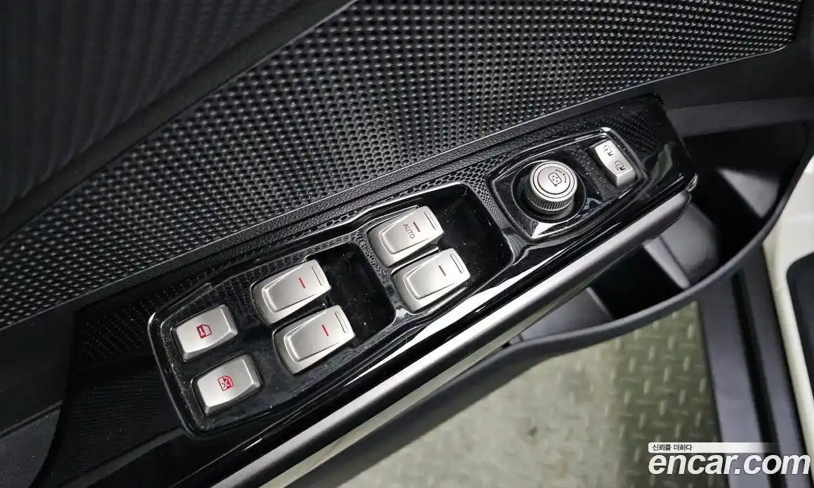 SsangYong TIBOLI 2016 1.6 Автомат в Москве № 889490, фото 13