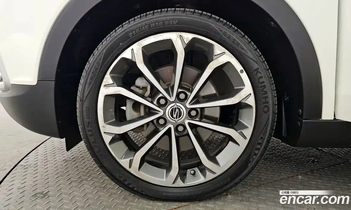 SsangYong TIBOLI 2016 1.6 Автомат в Москве № 889490, фото 5