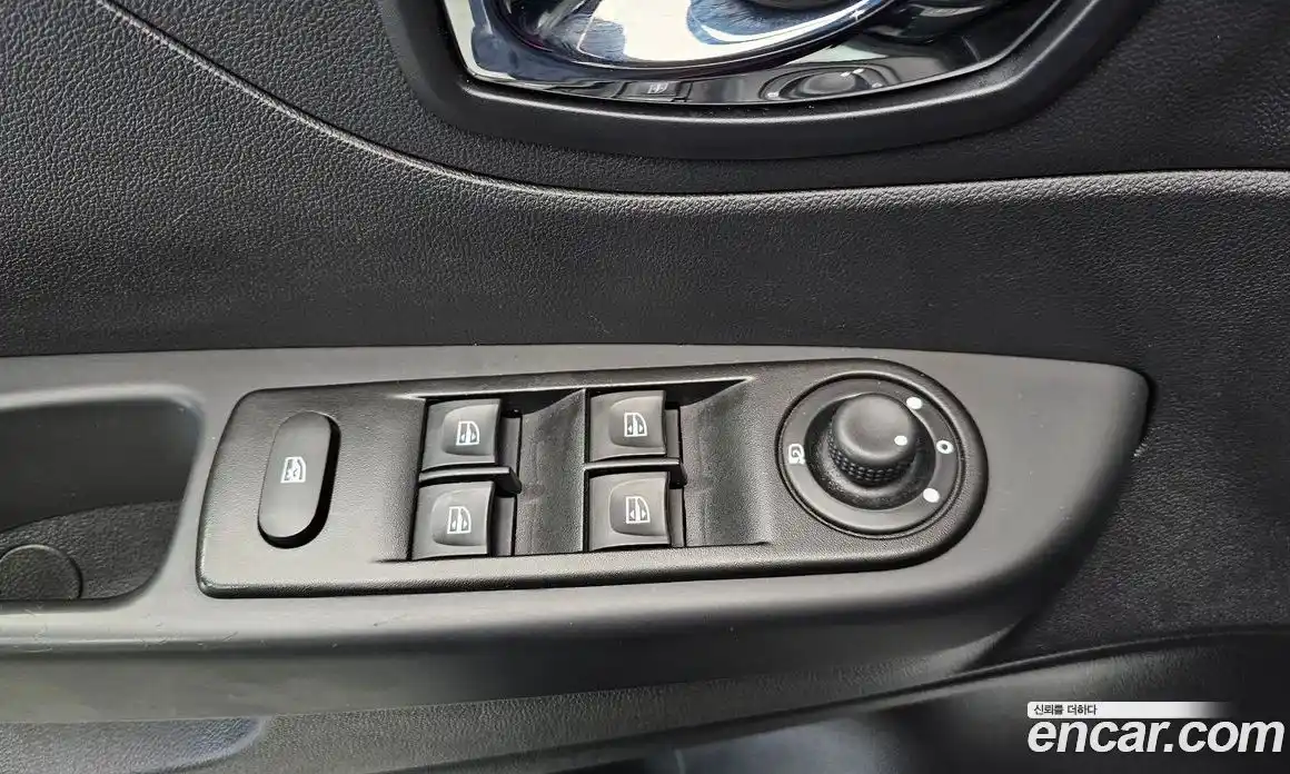 Renault QM3 2017 1.5 Автомат в Москве № 889778, фото 17