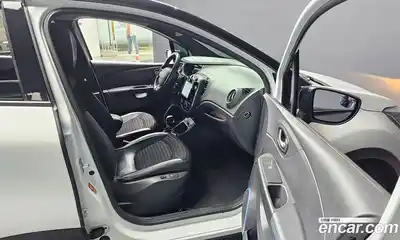Renault QM3 2017 1.5 Автомат в Москве № 889778, миниатюра 10