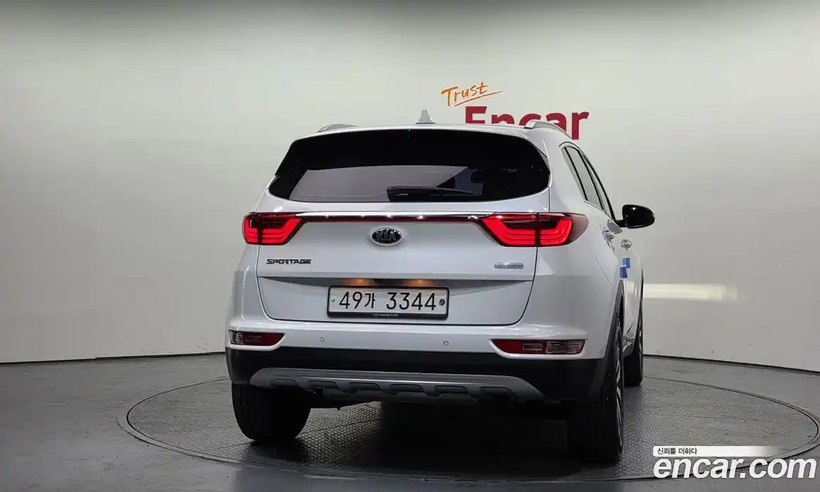 Kia Sportage 2017 1.7 гидро в Москве № 855638, фото 4