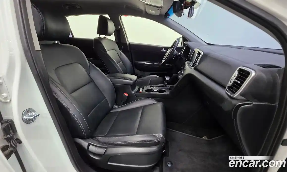 Kia Sportage 2017 1.7 гидро в Москве № 855638, фото 10