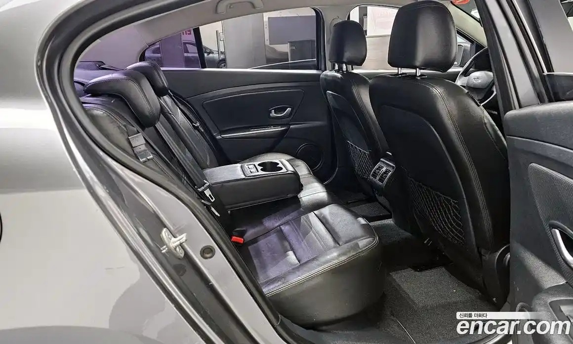 Renault SM3 2016 1.6 Автомат в Москве № 858262, фото 12