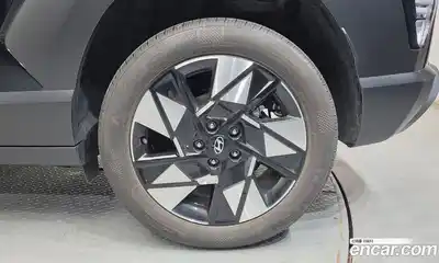 Hyundai Kona 2023 1.6 Автомат в Москве № 886549, миниатюра 5