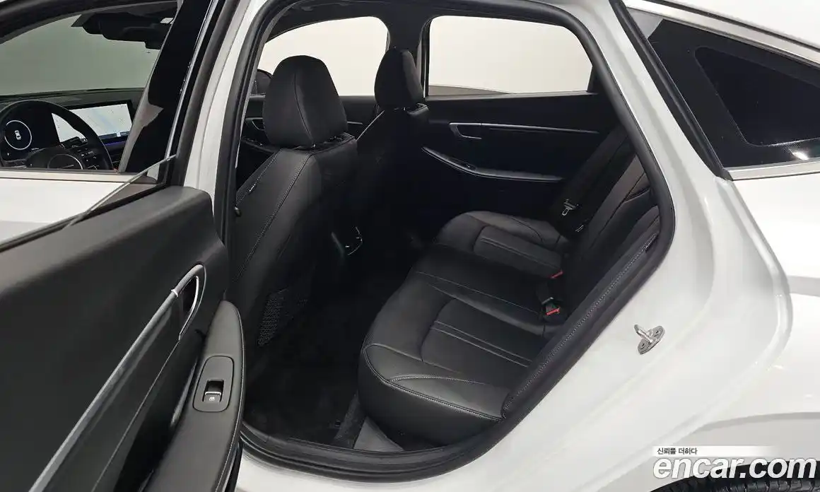 Hyundai Sonata 2023 2.0 Автомат в Москве № 886713, фото 11