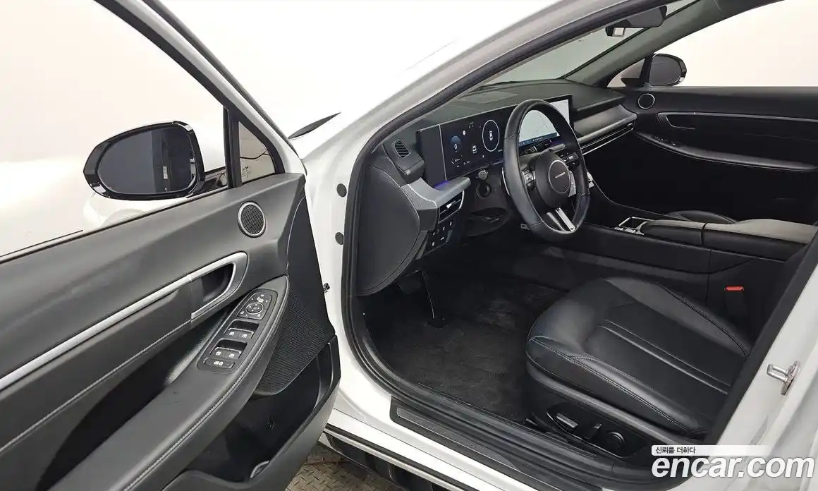 Hyundai Sonata 2023 2.0 Автомат в Москве № 886713, фото 10