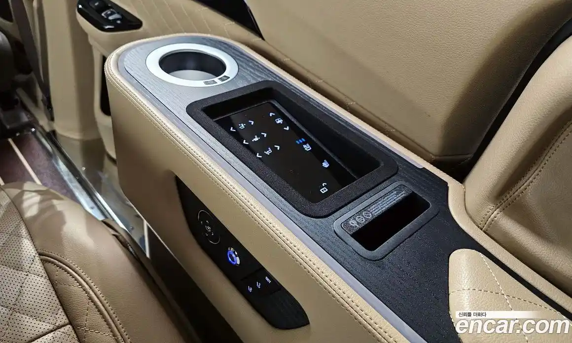 Kia Canival 2022 3.5 Автомат в Москве № 887605, фото 17