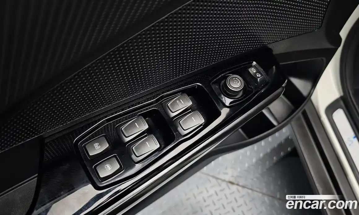 SsangYong TIBOLI 2020 1.5 Автомат в Москве № 889362, фото 16