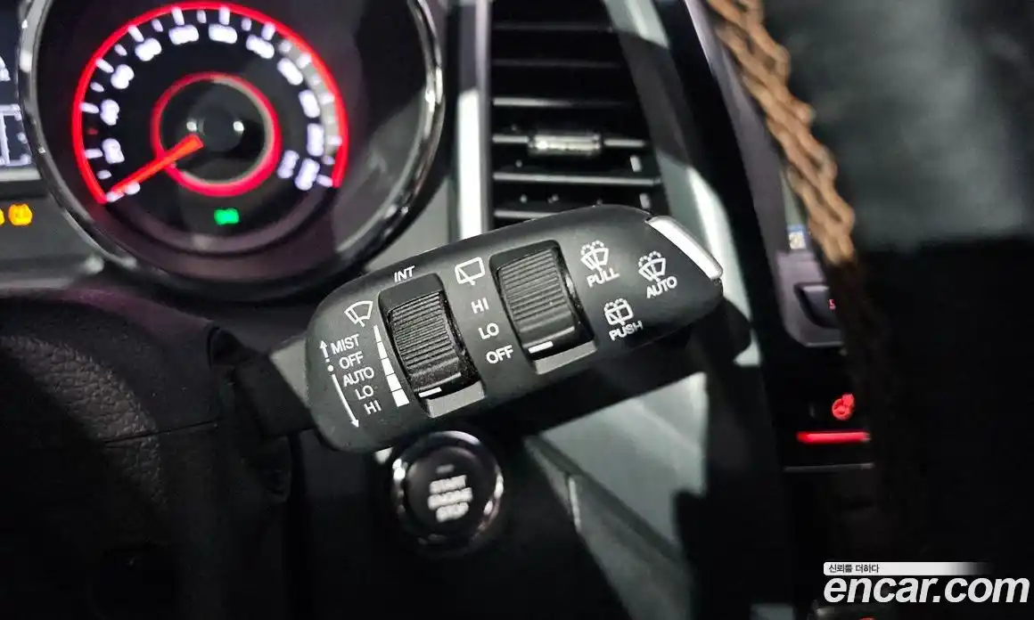 SsangYong TIBOLI 2018 1.6 Автомат в Москве № 889773, фото 16