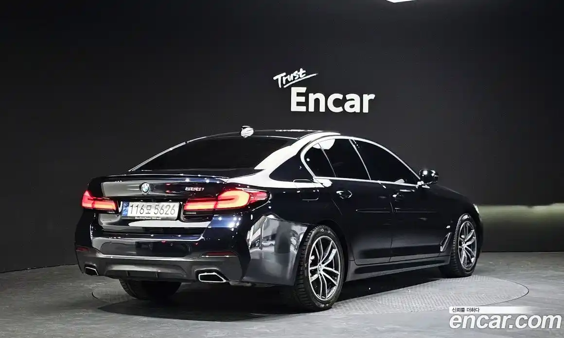 BMW 5-Series 2023 2.0 Автомат в Москве № 892315, фото 2