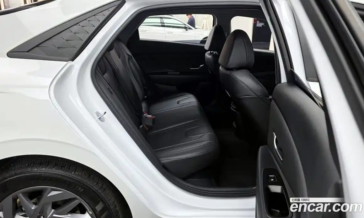 Hyundai Avante 2025 1.6 Автомат в Москве № 925859, фото 11