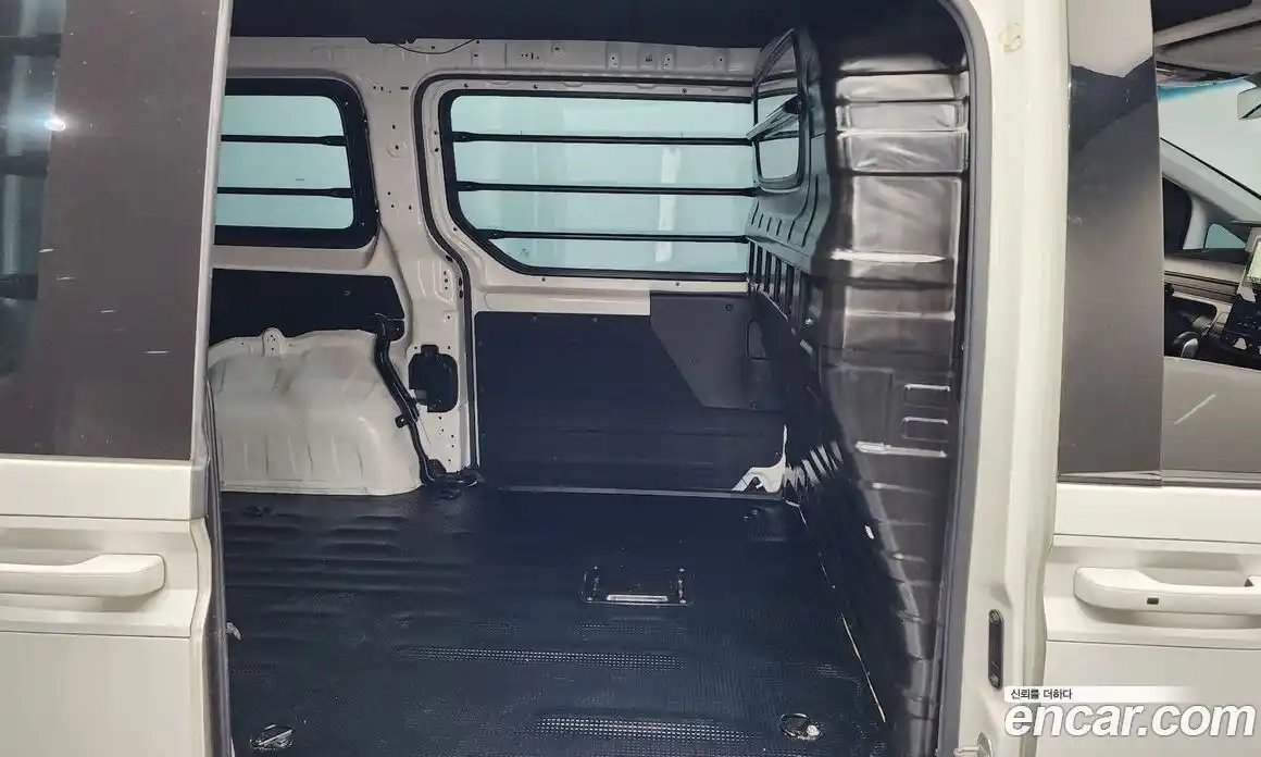 Hyundai Staria 2025 3.5 Автомат в Москве № 927905, фото 12