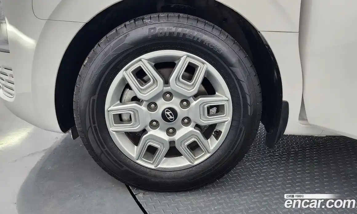 Hyundai Staria 2025 3.5 Автомат в Москве № 927905, фото 5