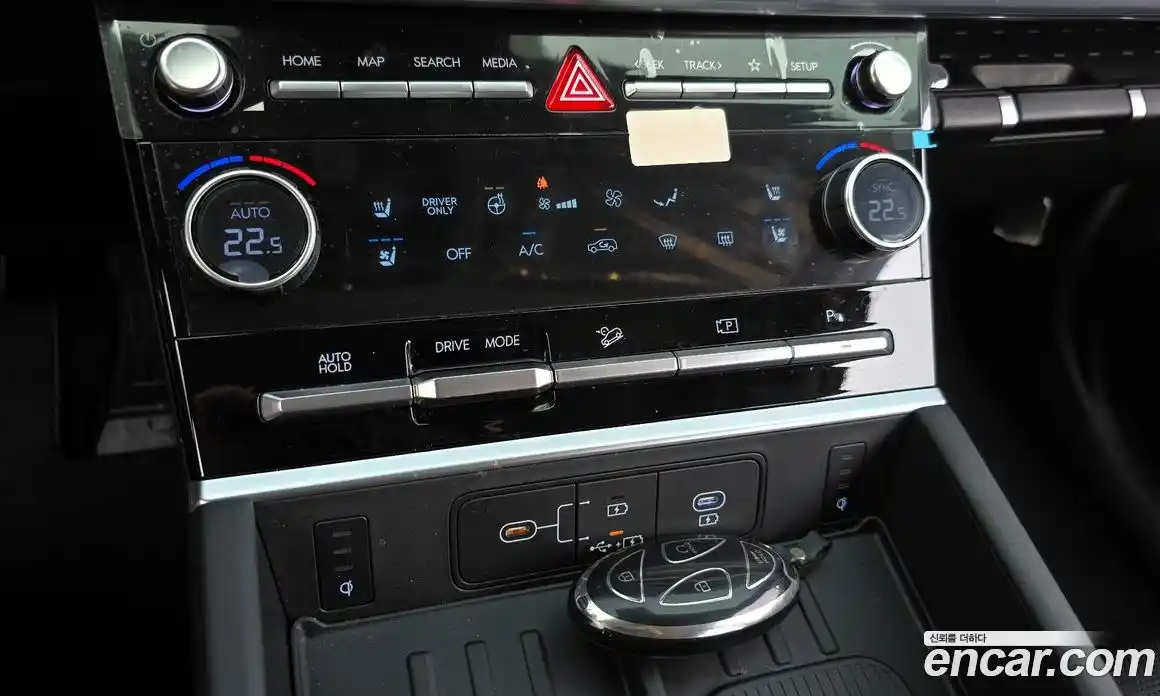 Hyundai Santa Fe 2024 1.6 гидро в Москве № 926852, фото 16