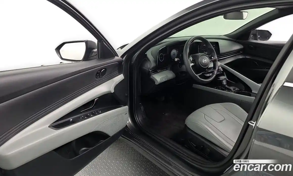 Hyundai Avante 2023 1.6 Автомат в Москве № 927835, фото 11