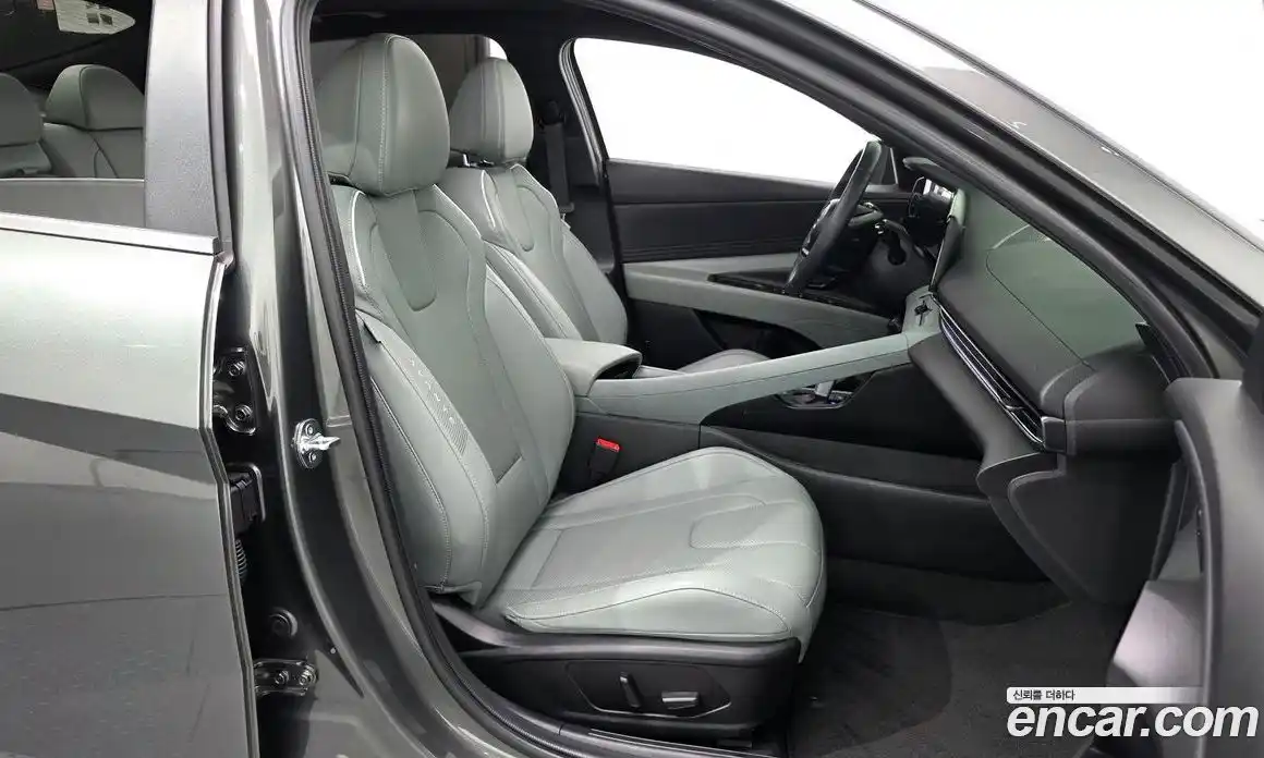 Hyundai Avante 2023 1.6 Автомат в Москве № 927835, фото 10