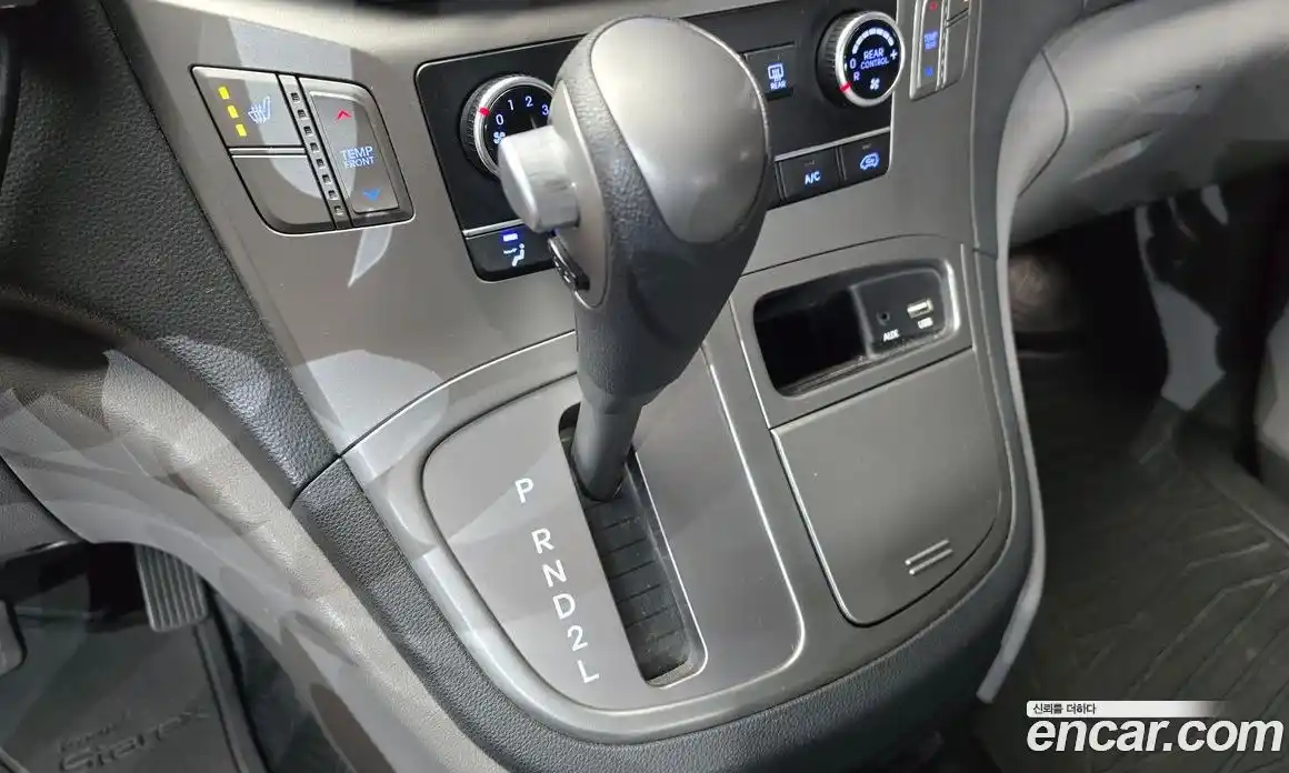 Hyundai Starex 2018 2.4 Автомат в Москве № 927877, фото 9