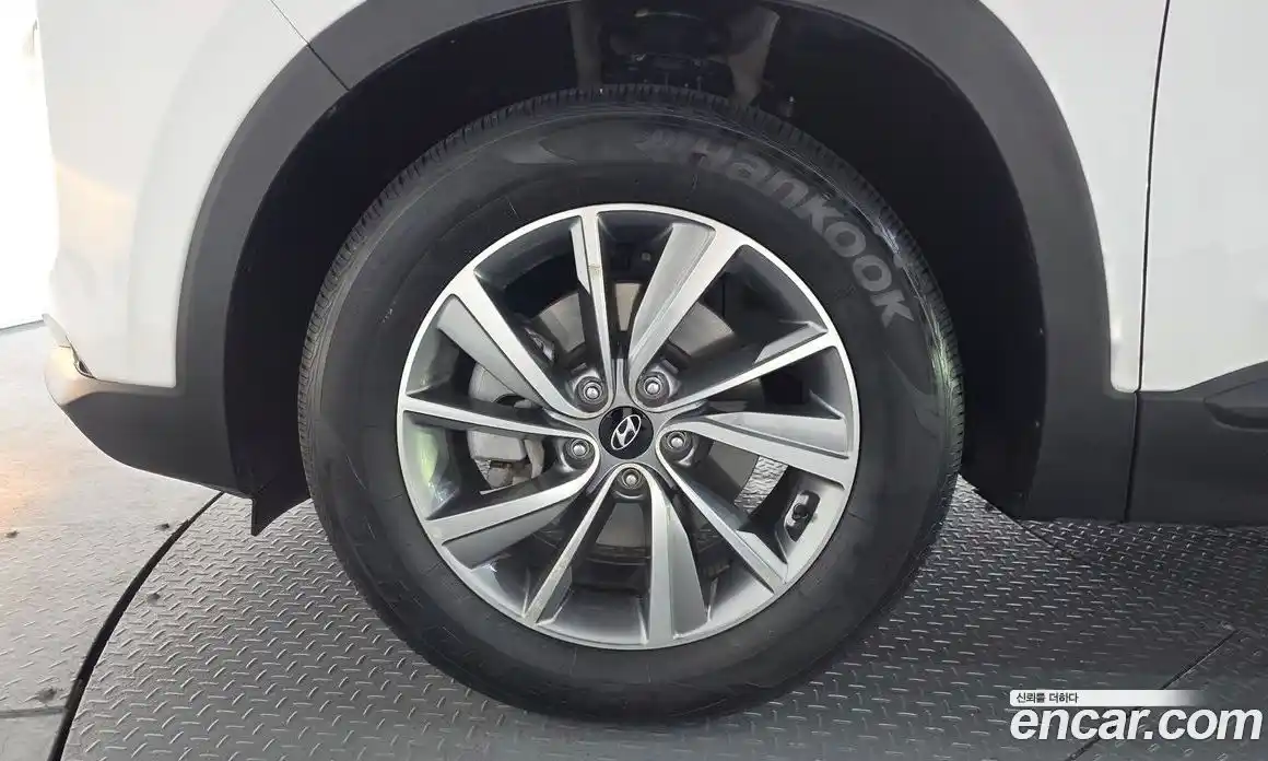 Hyundai Santa Fe 2018 2.0 гидро в Москве № 927889, фото 4
