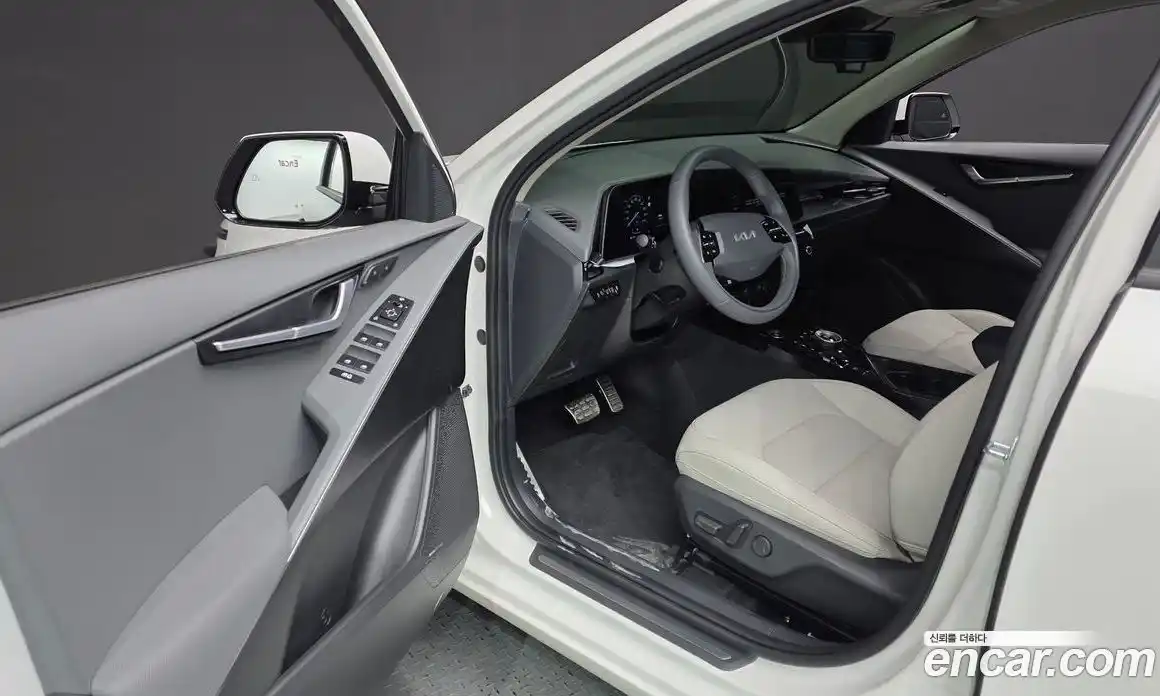 Kia Niro 2025 1.6 Автомат в Москве № 928383, фото 10