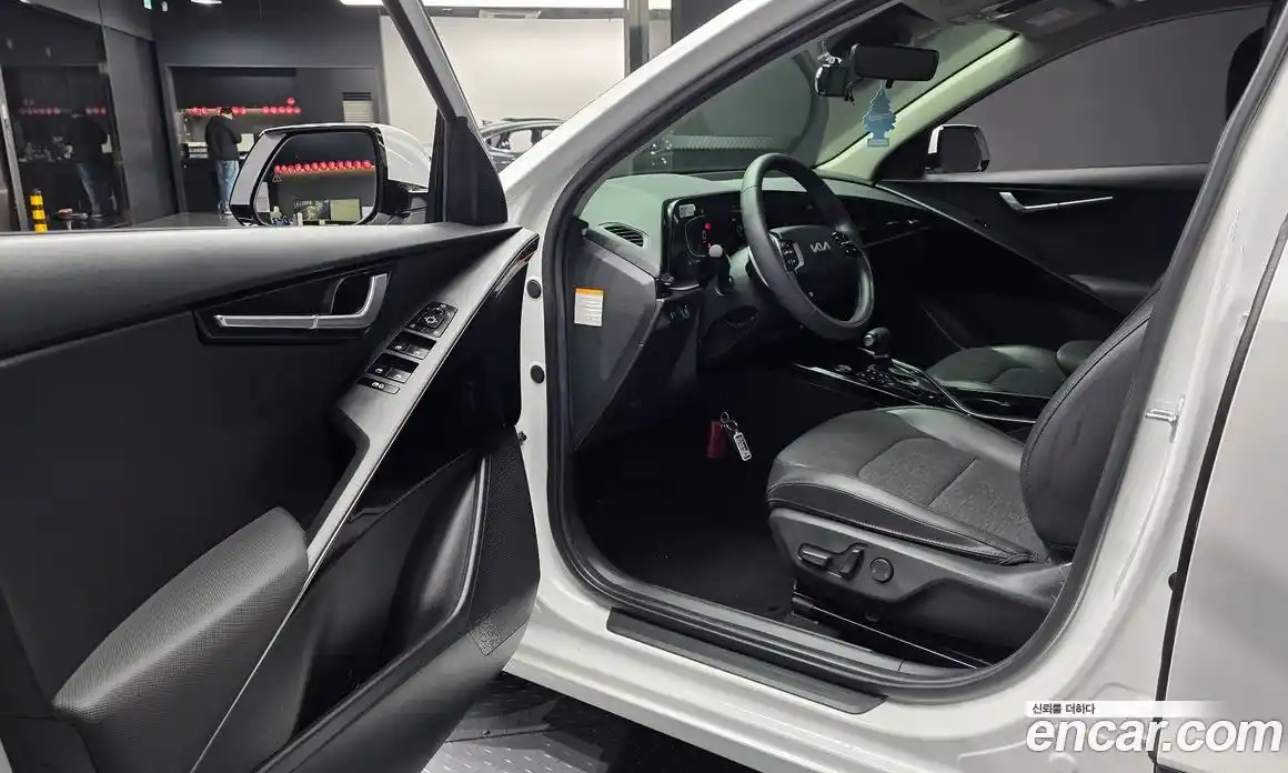 Kia Niro 2022 1.6 гидро в Москве № 928803, фото 10