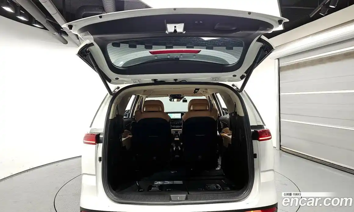 Kia Canival 2023 3.5 Автомат в Москве № 928996, фото 20